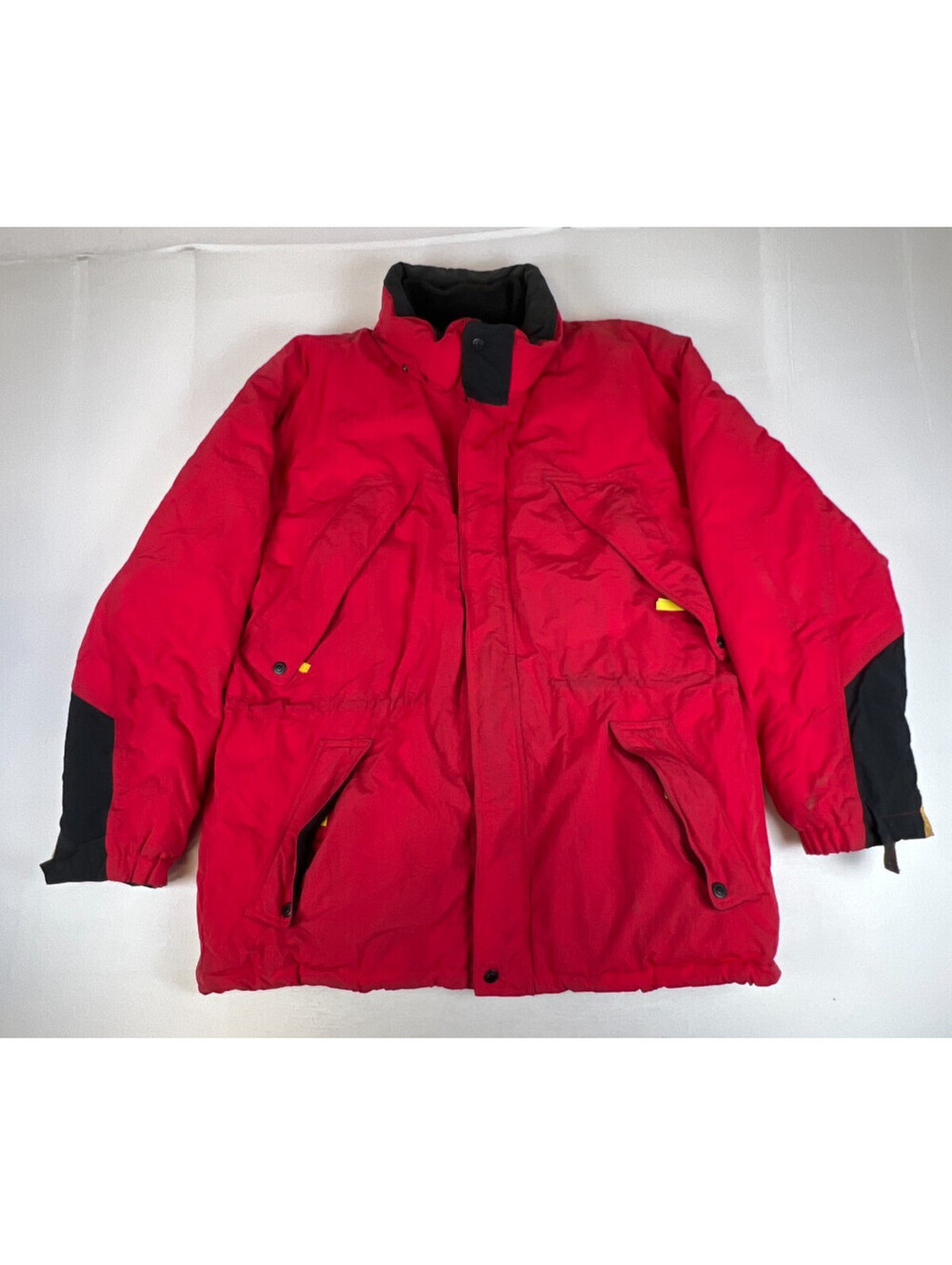 Vintage Marlboro Country Store Men Large Red Black Down Puffer Winter Jacket